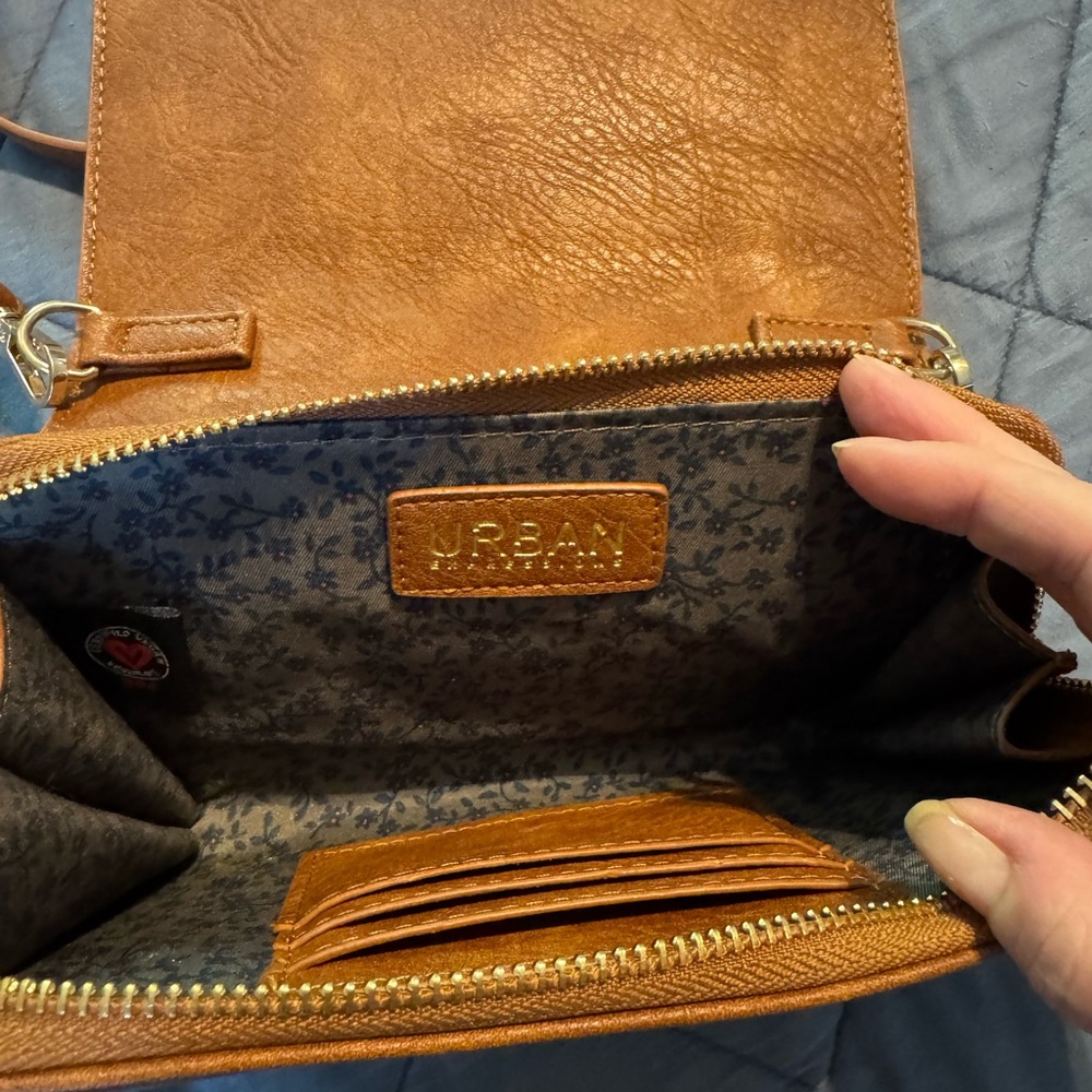 Chic Brown Leather Crossbody Bag - Picture 4 of 6